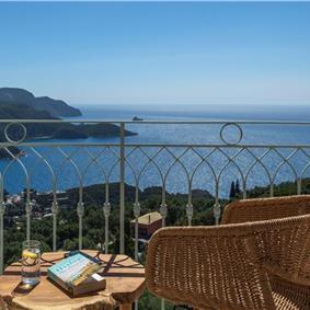 3 bedroom villa with pool & sea views, near Palaiokastrítsa, sleeps 6